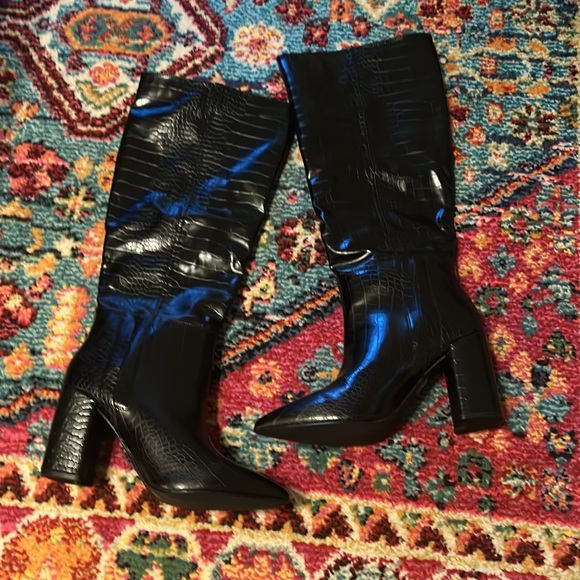 Knee High Black Crocodile Boots - Picture 4 of 10